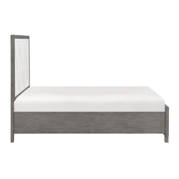 HE-1366-1  Queen Platform Bed with Footboard Storage