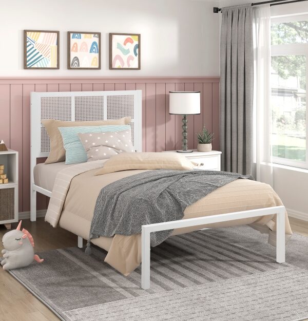 1635WH Bedroom Sanibel Collection Queen Platform Bed