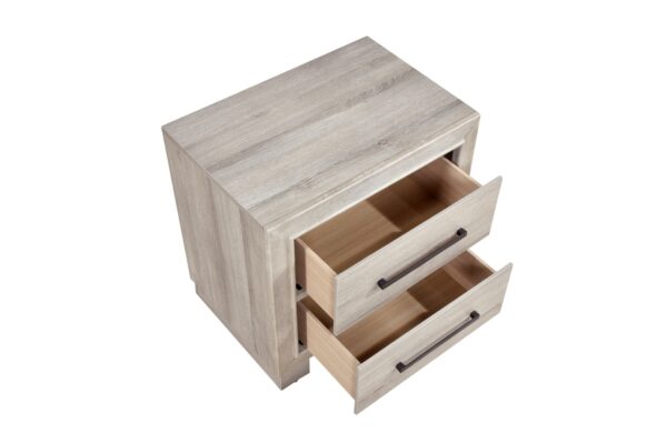 2332 Bedroom Everett Collection 4pc Set (QB+NS+DR+MR)