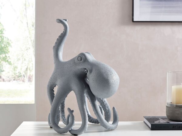 Sugvar the Octopus // Frosted Light Gray