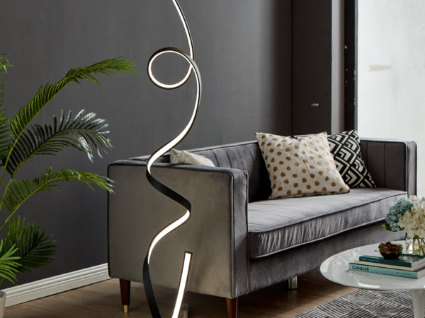 Amsterdam LED Dimmable 63" Floor Lamp // Matte Black