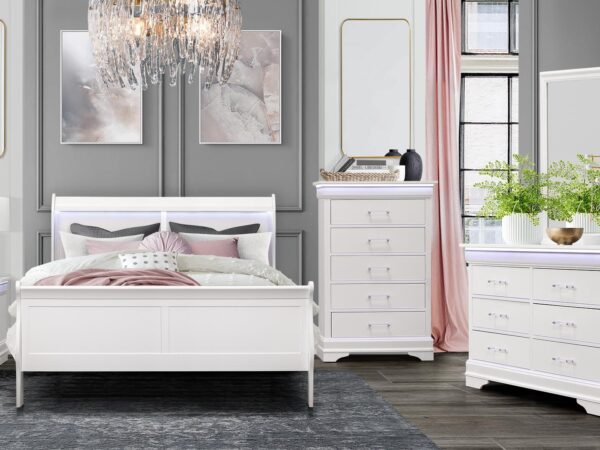 Charlie White Queen 4 PC Bedroom Set