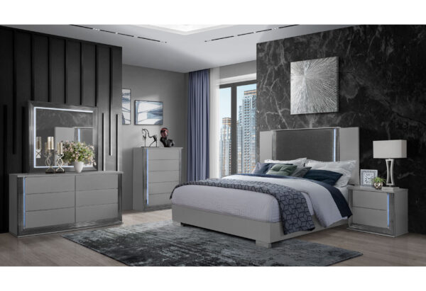 Ylime Smooth Silver Queen 4 PC Bedroom Set