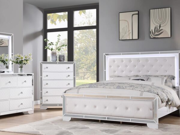 B518 - Demi White QUEEN UPH FOOTBOARD