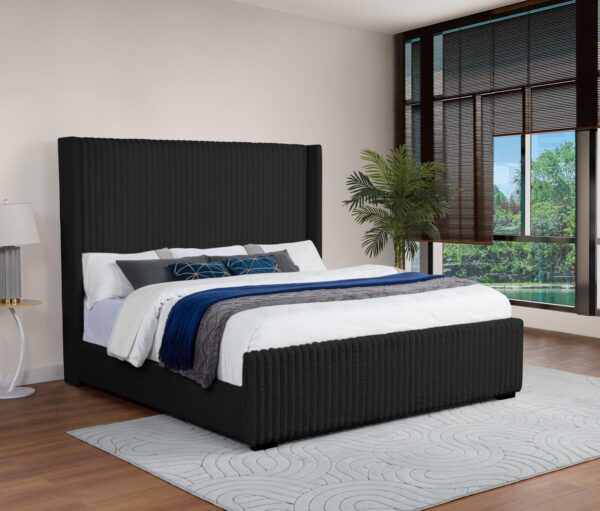 B826 - Gianni Black Queen Bed