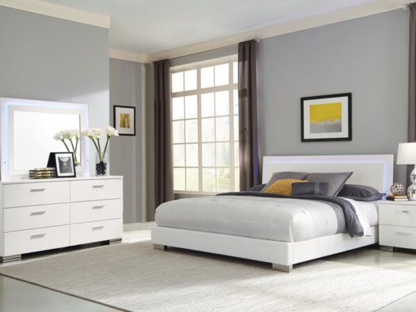 Felicity 4-piece California King Bedroom Set White Gloss