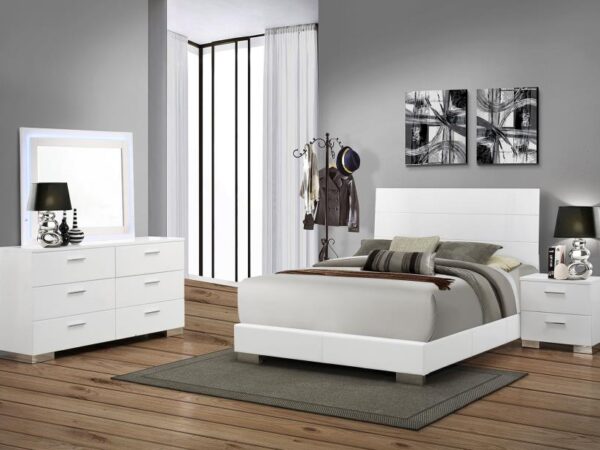 Felicity 4-piece Eastern King Bedroom Set White High Gloss