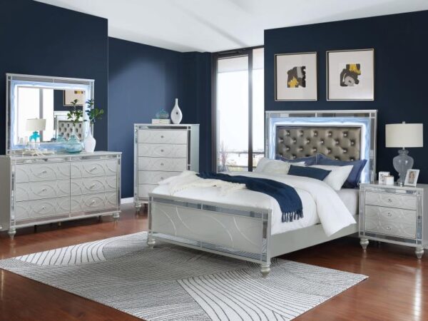 Gunnison 5-piece California King Bedroom Set Silver Metallic
