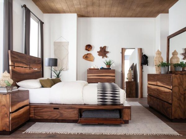 Winslow 4-piece Eastern King Bedroom Set Smokey Walnut