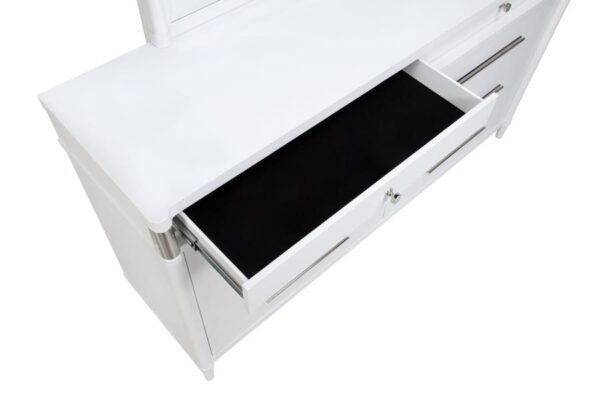 Gracemont 8-drawer Bedroom Dresser with Mirror White