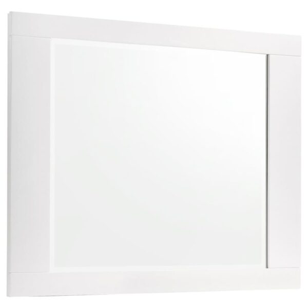 Jeremaine 4-piece Eastern King Bedroom Set White