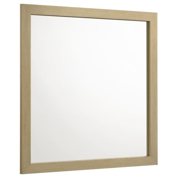 Hendricks 5-piece Eastern King Bedroom Set Light Oak