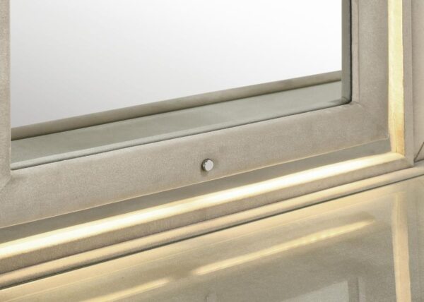 Lorient 4-piece Queen Bedroom Set Ivory and Camel