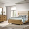 Bennett 4-piece Queen Bedroom Set Light Oak