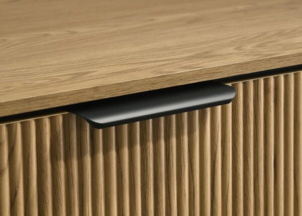 Bennett 4-piece Queen Bedroom Set Light Oak