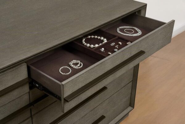 Durango 4-piece Queen Bedroom Set Taupe Oak