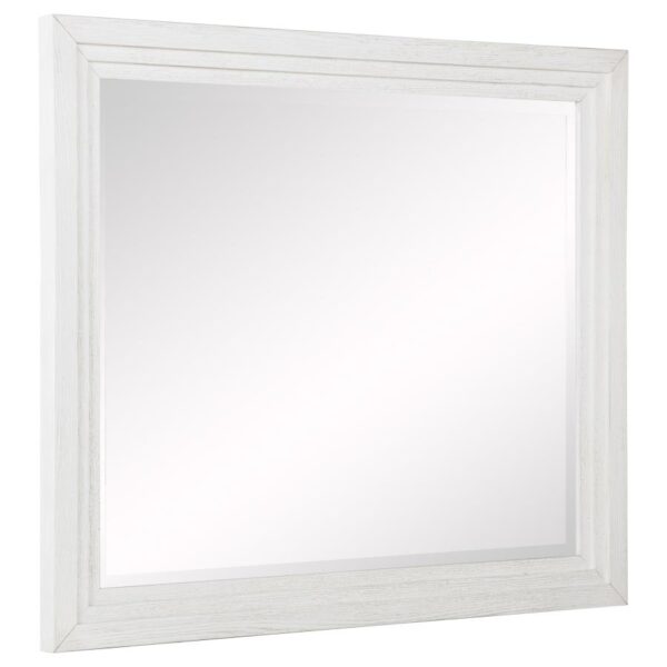 Marielle 4-piece Queen Bedroom Set Distressed White