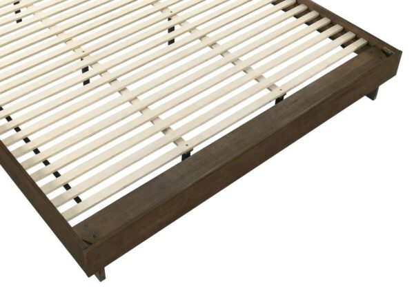 Glenwood 5-piece Eastern King Bedroom Set Warm Brown